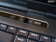 3 surfaces tactiles pour les touches rapides.