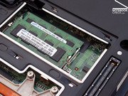 Le E5500 possède une GMA 4500M HD avec son Intel Core 2 Duo ce qui est très suffisant pour des applications quotidiennes.