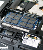 Dans le cas de la RAM, les plus rapides modules de mémoire DDR3 sont déjà utilisés avec une vitesse de jusqu'à 1066 MHz.
