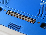 Pour des connexions supplémentaires, le port d'amarrage doit être joint au bas de l'ordinateur portable.