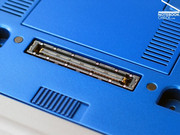 Pour des connexions supplémentaires, le port d'amarrage doit être joint au bas de l'ordinateur portable.