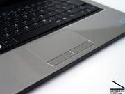 La taille du touchpad parrait un plus,mais des améliorations doivent être faites en ce qui concerne ses propriétés de glisse.