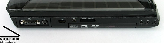 Flanc Gauche: DVI-D-I, Sortie S-Video, USB, Firewire, Lecteur de cartes, DVD, Ports Audio