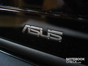 Un logo Asus vers le bas