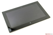 La tablette a un écran IPS 10,1 pouces, dont la luminosité monte jusqu'à 650 cd/m².