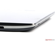 Le LG G3, malgré ses dimensions gargantuesques, permet une bonne prise en main.