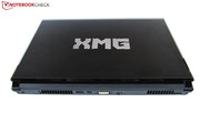 Le logo XMG est un sticker amovible.