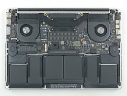 La mémoire, le processeur et la carte graphique sont soudés (source : MBP 15 Fin 2013, ifixit.com)