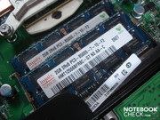 Les slots de RAM: 2x 2048 Mo de RAM DDR3