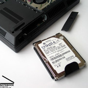 Pour ce qui est du disque dur de 250 Go de Hitachi, il a montré des taux de transfert de qualité et un temps d'accès raisonnable.