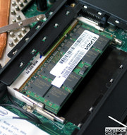Vu que seulement un des deux slots de RAM est disponible, il suffit de rajouter la quantité de mémoire simplement.