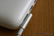 Il y a la prise MagSafe bien utile.