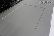 Le trackpad glisse parfaitement et est entièrement cliquable.