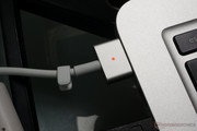 Le nouveau MagSafe 2 est plus fin.