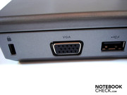 A gauche le Kensington lock, VGA et USB 2.0