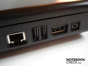 Le port RJ-45 gigabit LAN, 2x USB 2.0, eSATA/USB 2.0 combo et Firewire sont là aussi trop en avant