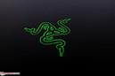 Obligatoire : le logo tribal de Razer sur le capot de l'écran.