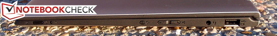 Côté droit : bouton de mise sous tension, Lenovo OneKey Recovery, verrouillage de la rotation de l'écran, boutons de contrôle du volume, prise audio combo 3.5 mm, port USB 2.0 autoalimenté.
