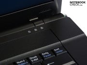 Une nouveauté dans le design chez Sony: le clavier plus bas que le reste du châssis.
