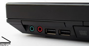 Les interfaces sont assez remarquables, car il y a un total de quatre ports USB 2.0, FireWire et HDMI.