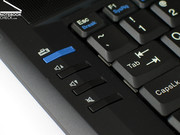 Les raccourcis typiques, qui comprennent le contrôle du volume et le bouton bleu ThinkVantage, est également fourni.