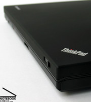 Après avoir essayé la vrai série SL, Lenovo introduit un autre produit à la catégorie des portables avec le W500.