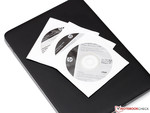 Les DVD de réinstallation de Windows (7 et 8) et celui des pilotes sont tous trois inclus.