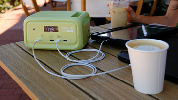 Le Bluetti Elite 10 dans un coloris vert prairie (Image source : Bluetti)