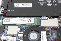 SSD M.2 accessible.