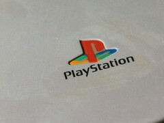 Sony a commercialisé la PlayStation originale pour la première fois en 1994 au Japon.