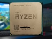L'APU de bureau AMD Ryzen 7 5700G est doté d'un iGPU Radeon Vega 8. (Image source : Chiphell/MakeUseOf - édité)