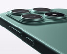 Le Xiaomi 18 standard serait, selon les rumeurs, doté d’un module photo Leica de 200 Mpx similaire à celui du modèle Pro. En photo : une image promotionnelle montrant les appareils photo arrière du Xiaomi 17.