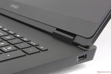 Les charnières auraient pu être plus rigides pour une meilleure sensation de longévité