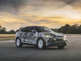 La Mustang Mach-E Rally de Ford s'inspire des précédents véhicules de rallye de Ford et les applique à une plate-forme électrique à transmission intégrale. (Source de l'image : Ford)