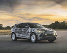 La Mustang Mach-E Rally de Ford s'inspire des précédents véhicules de rallye de Ford et les applique à une plate-forme électrique à transmission intégrale. (Source de l'image : Ford)