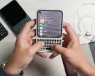 Bien qu'il soit équipé d'un clavier, le Clicks Communicator est relativement compact.