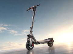 La trottinette électrique Segway Max G3 Plus est dotée d'un mode « boost » de 2 200 W, permettant une accélération de 0 à 15 mph en 2,4 secondes.