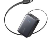 Le power bank A1638 est doté d'un câble et d'un écran intégrés (Image source : Anker)