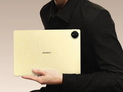 Le MatePad Pro 13.2 (2025) est déjà une tablette relativement grande, tout bien considéré. (Source de l'image : Huawei)