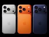 L'iPhone 17 Pro est disponible en trois couleurs, dont "Cosmic Orange" et "Deep Blue" (Image source : Apple)