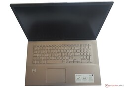 Asus VivoBook 17 F712JA. Unité de test fournie par NBB.com (notebooksbilliger.de).