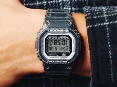 Les montres Casio inspirées de l'origami (DW-5600RGM-1 en photo) sont désormais disponibles au Royaume-Uni. (Source de l'image : Casio)