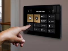 Le pont Dynalite Matter de Philips combine l'écran tactile (photo) et la passerelle Ethernet. (Source de l'image : Philips Dynalite)