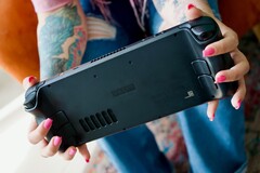 Valve serait en train de travailler sur une nouvelle manette qui s'inspirerait de la Steam Deck (Image source : Georgiy Lyamin)