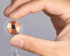 Une puce cérébrale Neuralink (Source : Neuralink)