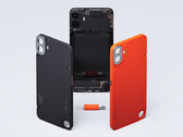 Le CMF Phone 1 vous permet d'interchanger le couvercle arrière (Image source : CMF)