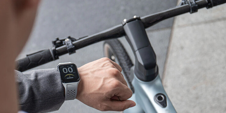 La montre Fiido Mate Watch peut être connectée au vélo électrique Air (Image source : Fiido)