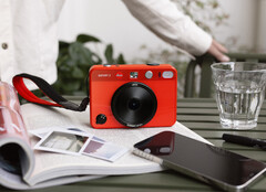 Le Sofort 2 hérite au moins de l&#039;esthétique de la famille Leica (Image Source : Leica)