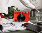 Le Sofort 2 hérite au moins de l'esthétique de la famille Leica (Image Source : Leica)