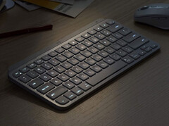 Le MX Keys Mini a un châssis en aluminium, comme le MX Keys. (Image source : Geizhals)